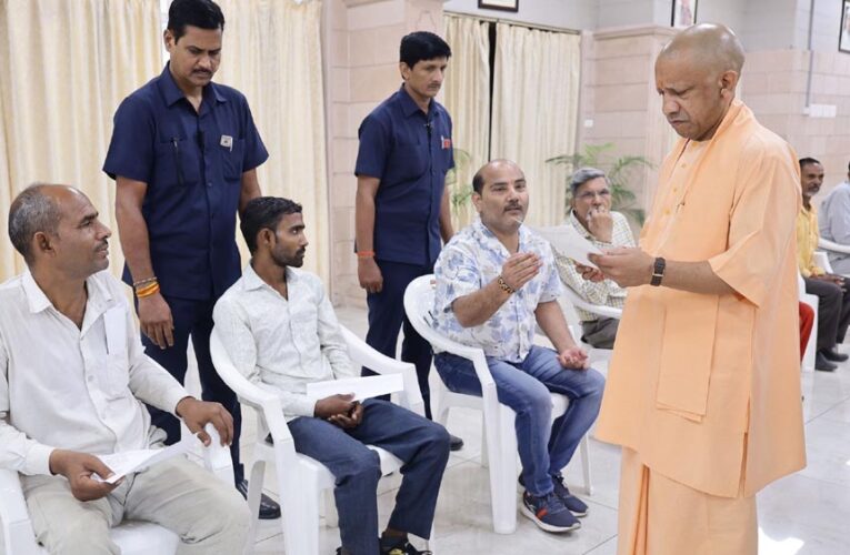 किसी भी निर्धन या जरूरतमंद की शिक्षा को बाधित नहीं होने देगी सरकारः मुख्यमंत्री