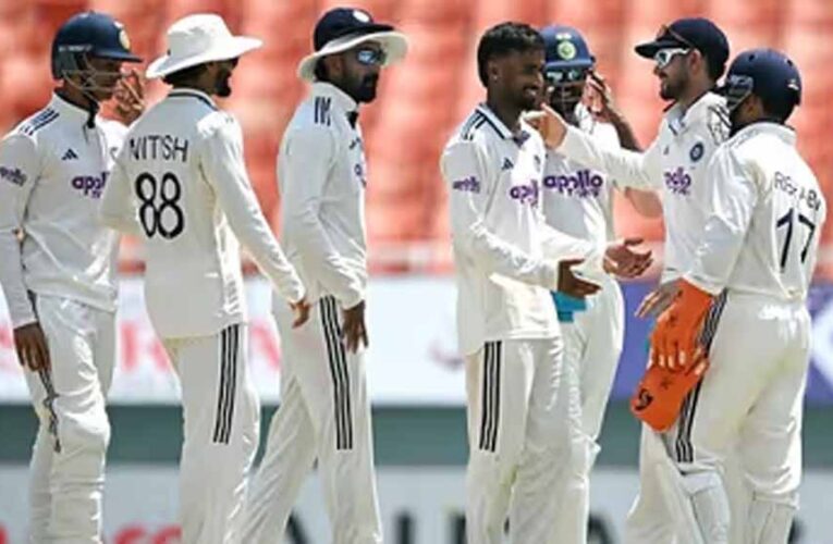 भारत ने अफगानिस्तान को पारी और 300 रनों से हराया