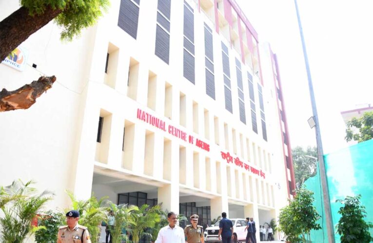 बीएचयू में निर्माणाधीन ‘नेशनल सेंटर फॉर एजिंग’ का सीएम योगी ने किया स्थलीय निरीक्षण