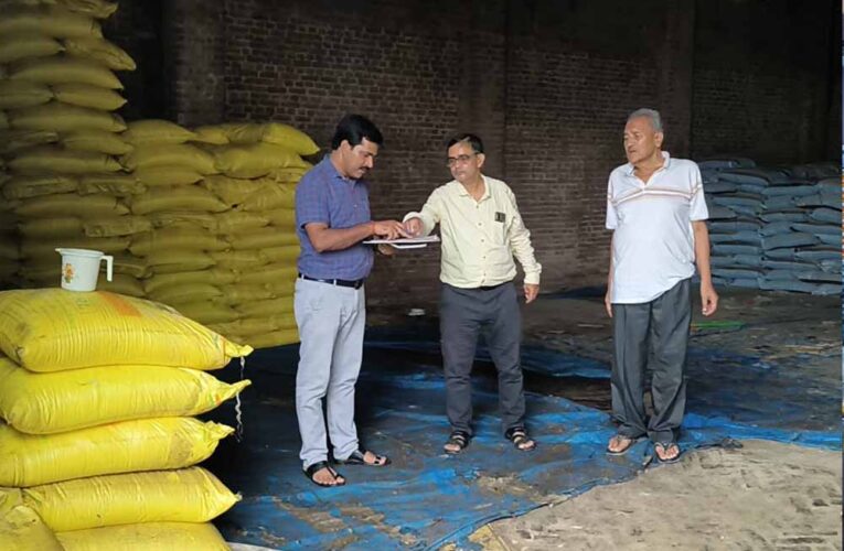 बिलासपुर में खाद माफियाओं पर बड़ी कार्रवाई, छापेमारी में पकड़ा गया अवैध स्टॉक