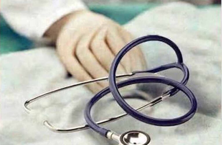 विदेशी डॉक्टरों को प्रैक्टिस की अनुमति पर स्वास्थ्य मंत्री का पलटवार, बोले- बयानबाजी छोड़ छत्तीसगढ़ की भी करें चिंता