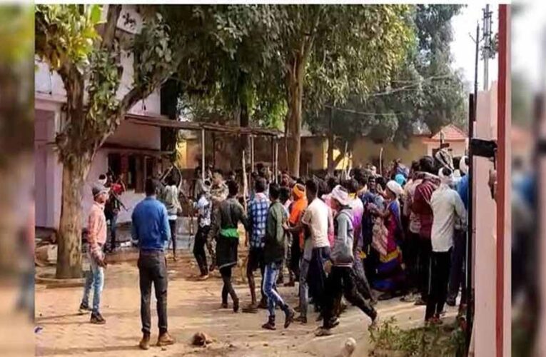 धर्मांतरण विवाद पर आमने-सामने आए ईसाई और आदिवासी समाज, गांव बना पुलिस छावनी