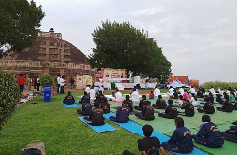 प्रदेश के प्रमुख पर्यटन स्थलों से गूंजा योग का वैश्विक संदेश, योग अपनाने का लिया गया सामूहिक संकल्प