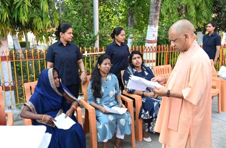 हर जरूरतमंद को दिलाएं कल्याणकारी योजनाओं का लाभ: मुख्यमंत्री