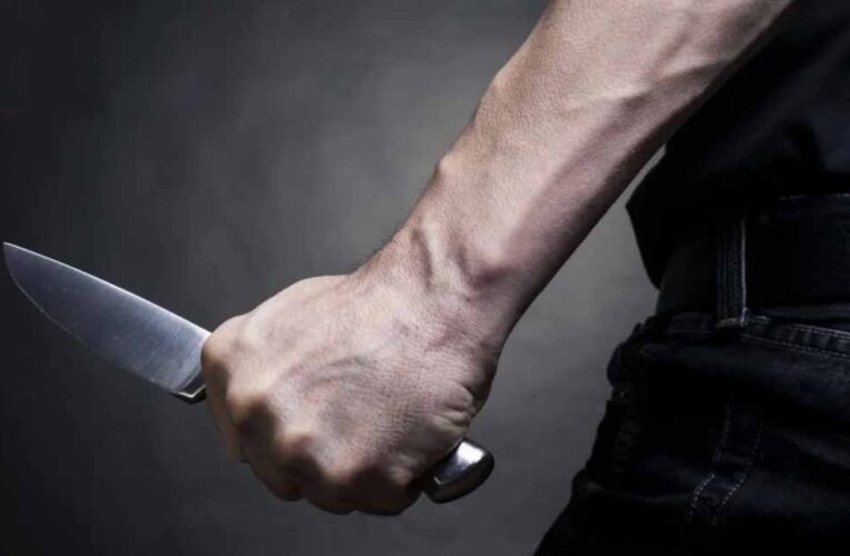 उज्जैन में नर्मदा एक्सप्रेस में धक्का लगने पर विवाद, युवक पर चाकू से हमला; हालत गंभीर
