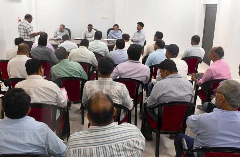 लोक निर्माण विभाग के सचिव ने कार्यों की धीमी गति पर जताई नाराजगी