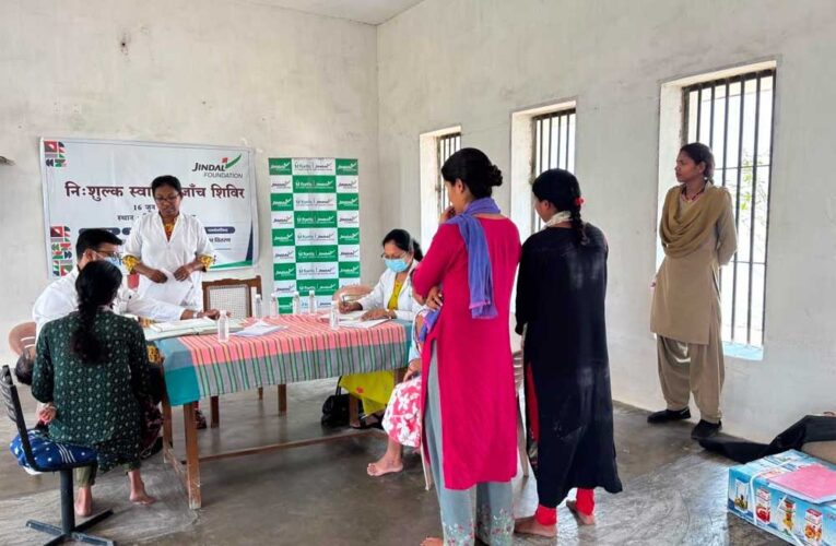 जिंदल फाउंडेशन की पहल: जिला जेल रायगढ़ में विशेषज्ञ चिकित्सकों ने की बंदियों की स्वास्थ्य जांच