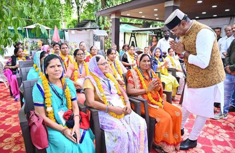 मुख्यमंत्री तीर्थ-दर्शन योजना अंतर्गत वैष्णो देवी जाएंगे श्रद्धालु