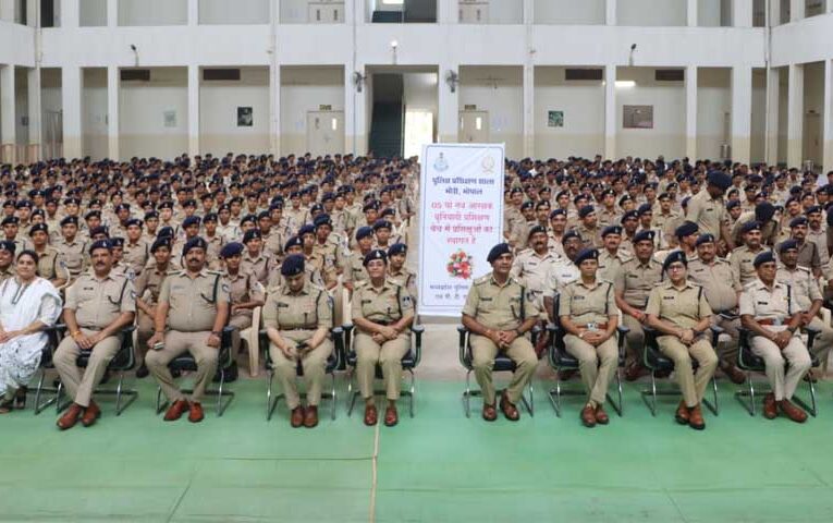 पुलिस प्रशिक्षण शालाभौंरी में 572 नव आरक्षकों के बुनियादी प्रशिक्षण सत्र का शुभारंभ