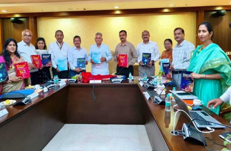 विद्यार्थियों को वैश्विक अवसरों के अनुरूप तैयार करने की दिशा में कार्य करें : मंत्री  परमार
