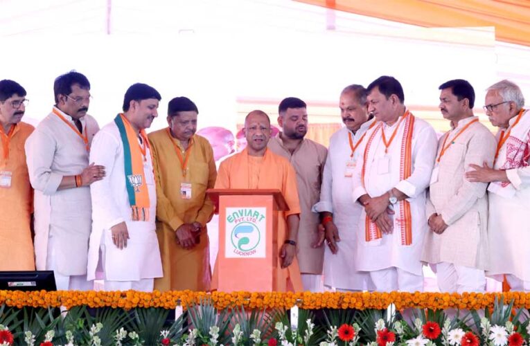 किसी ने उत्सव के रंग में भंग डाला तो वर्तमान के साथ भविष्य भी स्वाहा हो जाएगा: मुख्यमंत्री