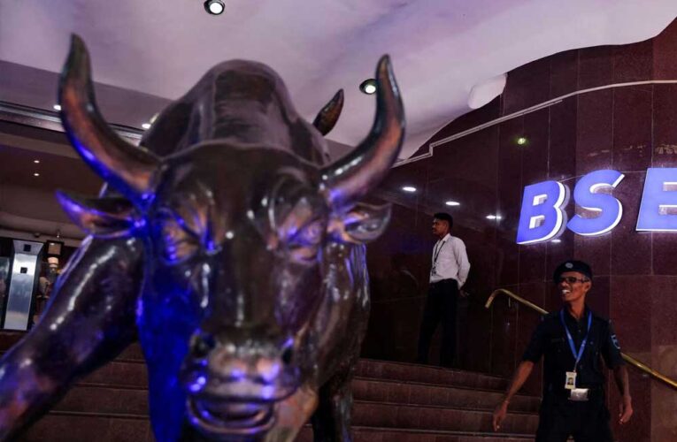अमेरिका से मिले ‘Bad’ संकेत, ट्रंप के बयान से बढ़ी उम्मीद… शेयर बाजार आखिर क्यों हो गया कन्फ्यूज?