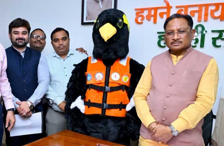 राष्ट्रीय कायाकिंग-केनोईंग प्रतियोगिता के मस्कट ‘पहाड़ी मैना’ का मुख्यमंत्री ने किया विमोचन