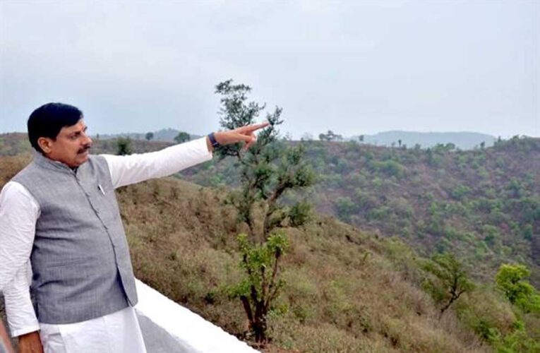 मुख्यमंत्री डॉ. यादव ने बैतूल के हिल स्टेशन कुकरू में देखा सनसेट पॉइंट