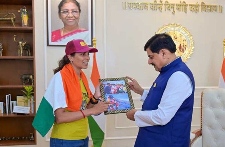 मुख्यमंत्री डॉ. यादव से मिलीं पर्वतारोही  अंजना यादव