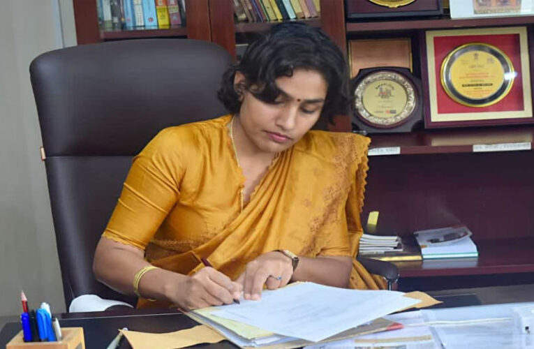 सड़क पर गंदगी फैलाने वाले सरकारी विभागों पर निगम सख्त, नोटिस जारी; जल्द होगी कार्रवाई