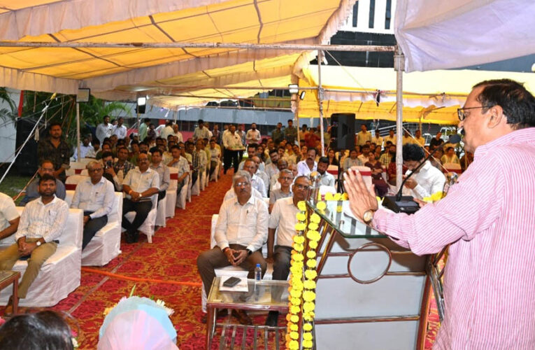महेंद्र सिंह यादव प्रशासक अपेक्स बैंक ने सहकारिता सप्ताह का शुभारंभ किया