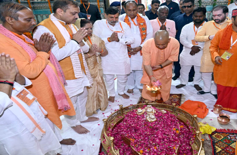 मुख्यमंत्री ने लोधेश्वर महादेव का दर्शन-पूजन कर किया अभिषेक