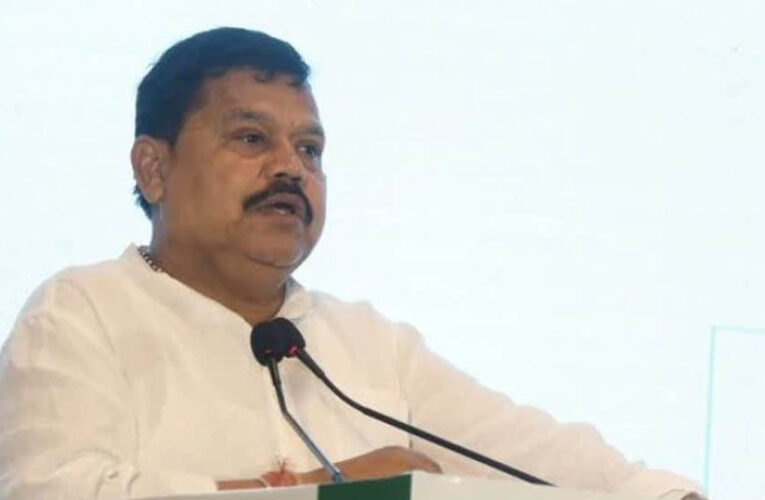 MP के मंत्री प्रद्युम्न सिंह तोमर की तबीयत बिगड़ी, भोपाल से एयरलिफ्ट कर दिल्ली ले जाया गया