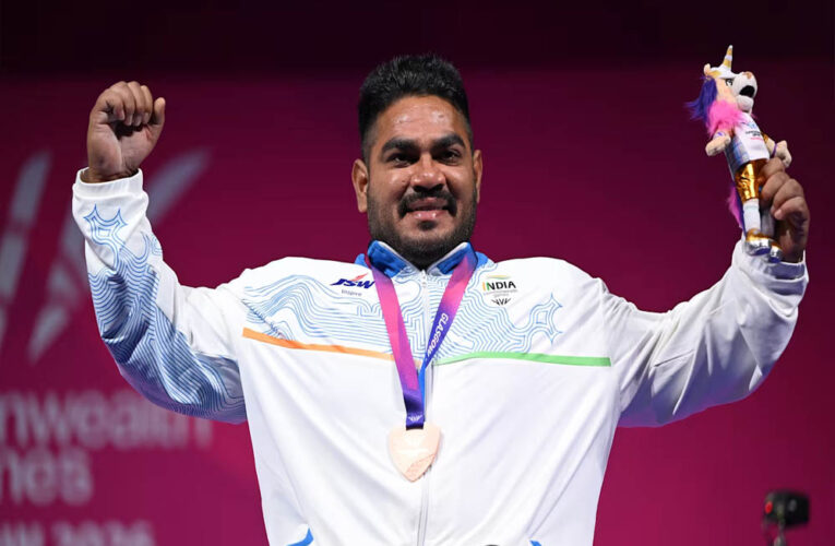 सब्जी बेची, ई-रिक्शा चलाया… अब CWG में भारत को दिलाया पहला मेडल, जानिए कौन हैं झंडू कुमार