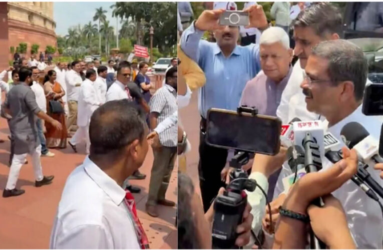 संसद में धर्मेंद्र प्रधान का भव्य स्वागत, इस्तीफे के बाद पहली बार पहुंचे तो NDA सांसदों ने पाग पहनाकर किया अभिनंदन