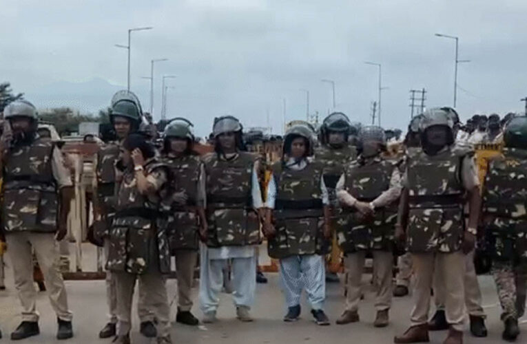 भोपाल कूच पर किसानों का मार्च, बैरिकेड तोड़ राजधानी की ओर बढ़े; CM हाउस की सुरक्षा हाई अलर्ट पर
