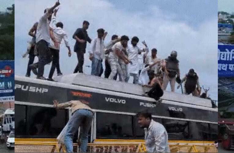 भोपाल में किसान आंदोलन के बीच बड़ा फैसला, CM मोहन यादव ने बनाई वार्ता समिति; अर्धनग्न प्रदर्शन से बढ़ा सियासी ताप