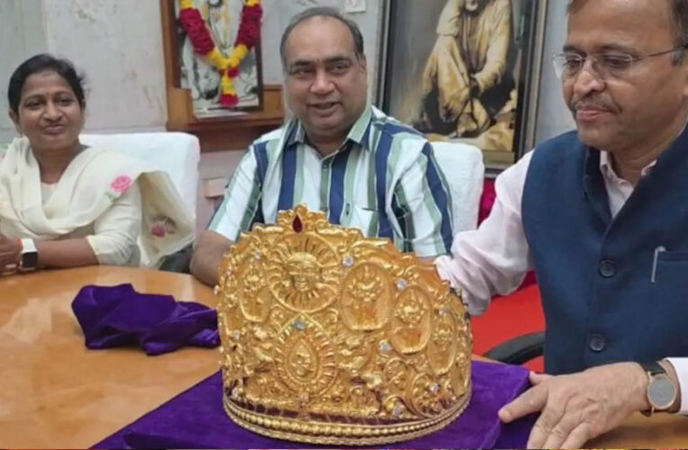 गुरु पूर्णिमा पर साईं बाबा को 1 करोड़ का स्वर्ण मुकुट भेंट, हीरे-रत्नों से जड़ा अनोखा उपहार