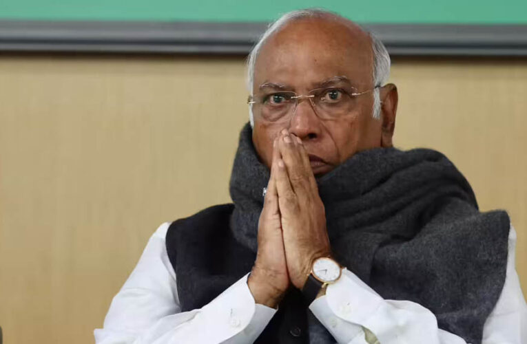 कांग्रेस अध्यक्ष मल्लिकार्जुन खरगे के खिलाफ वारंट जारी, कोर्ट ने पेश होने का दिया आदेश; जानिए पूरा मामला