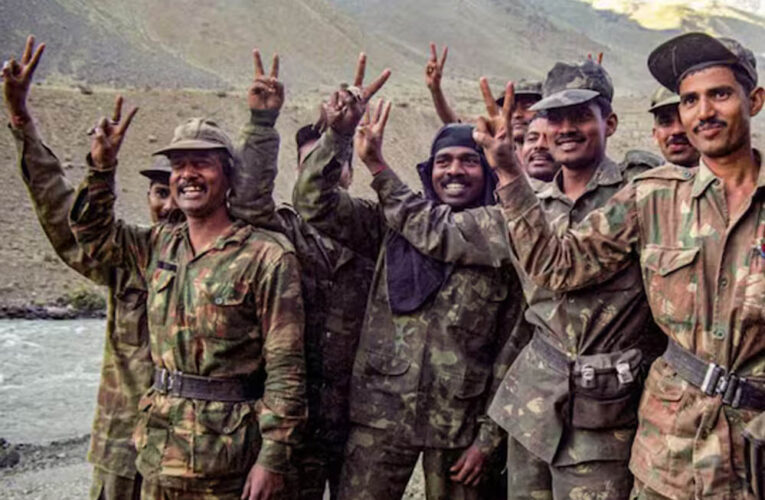 कारगिल युद्ध का अनसुना किस्सा: सफेद झंडा, पाकिस्तानी अफसर संग सिगरेट और फिर प्वाइंट 5465 पर फतह