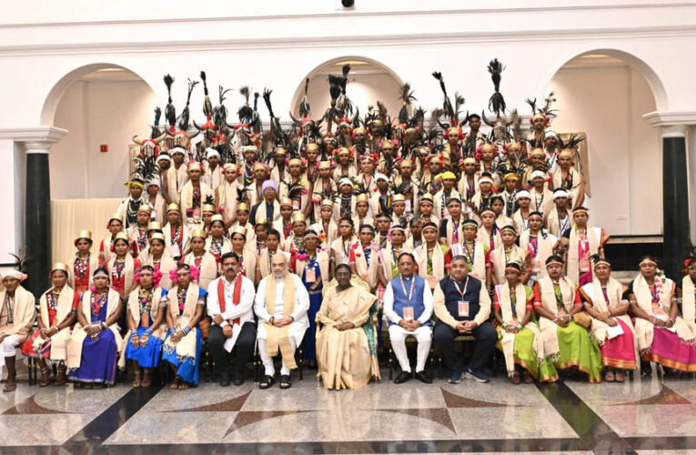 राष्ट्रपति भवन के विशेष अतिथि बने बस्तर के मांझी-चालकी : बस्तर पंडुम-2026 के विजेताओं और जनजातीय प्रतिनिधियों का हुआ विशेष सम्मान