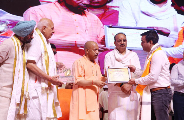 मुख्यमंत्री ने किया उत्कृष्ट किसानों का सम्मान