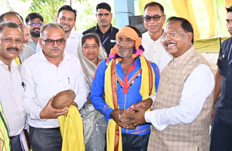 रायपुर : कृत्रिम गर्भाधान से पशुधन विकास की मिसाल बना ग्राम पुरी