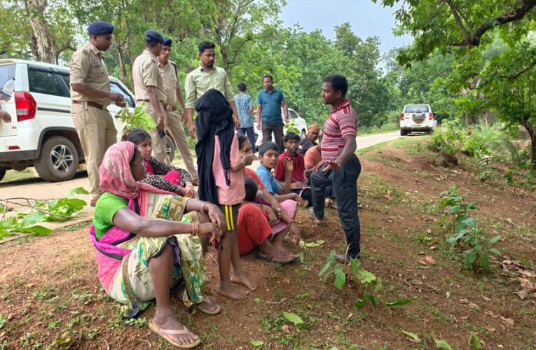 धर्मांतरण के बाद ग्रामीण विवाद, ग्रामसभा ने परिवार को गांव से बाहर किया; धार्मिक परंपराओं से दूरी का आरोप