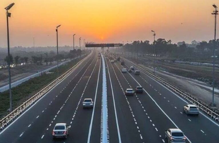 लखनऊ-कानपुर एक्सप्रेसवे तैयार, 30 मिनट में पूरा होगा दोनों शहरों का सफर