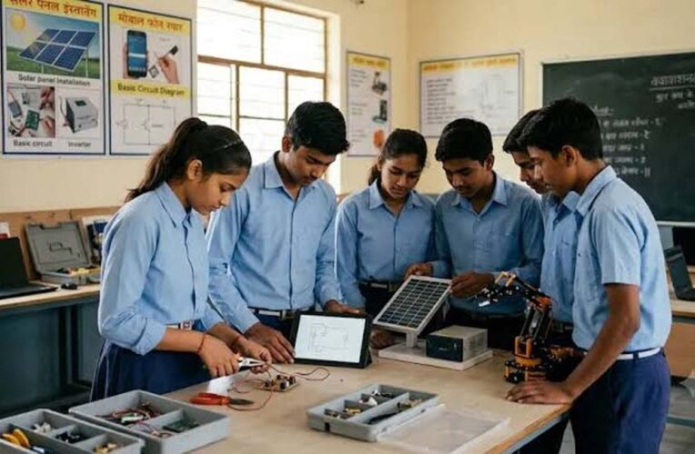 यूपी के 1701 स्कूलों में शुरू होगी वोकेशनल शिक्षा, मिलेंगे रोजगार कौशल