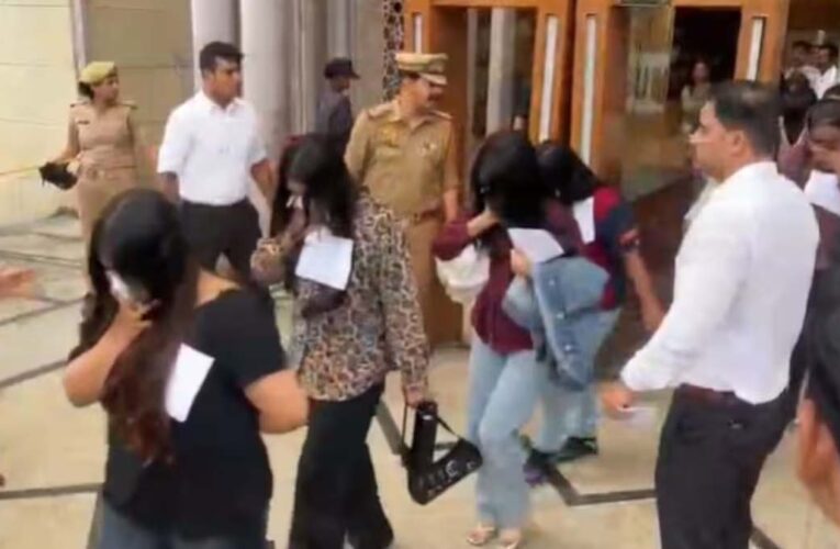 लखनऊ में अंतरराष्ट्रीय कॉल सेंटर का भंडाफोड़, 119 साइबर ठग गिरफ्तार