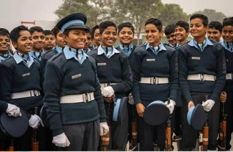 75% अग्निवीरों को मिलेगी पक्की नौकरी? तीनों सेनाओं ने ज्यादा सैनिकों की मांग क्यों बढ़ाई, जानें पूरा मामला