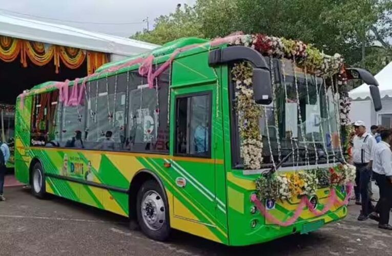 दिल्ली में चलेंगी 50 नई महिला स्पेशल इलेक्ट्रिक बसें, सुरक्षा होगी मजबूत