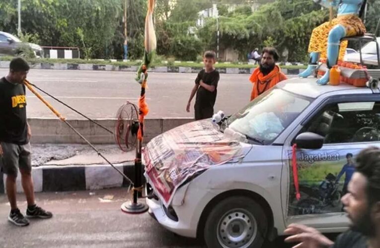 गोमाता को राष्ट्र माता दर्जा दिलाने निकले नरेंद्र, दांतों से खींची 12 क्विंटल कार