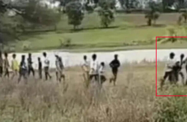 बड़वानी में युवती को 25-30 युवक बाइक पर उठाकर ले गए! वायरल VIDEO से हड़कंप, जांच में ‘देजा’ प्रथा का एंगल
