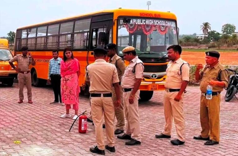 रायपुर पुलिस का बड़ा अभियान, 200 स्कूल बसों और ड्राइवरों की हो रही जांच