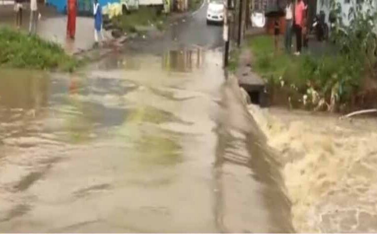 CG में भारी बारिश से हालात बिगड़े, नदी-नाले उफान पर; CM साय ने सभी कलेक्टरों को किया अलर्ट