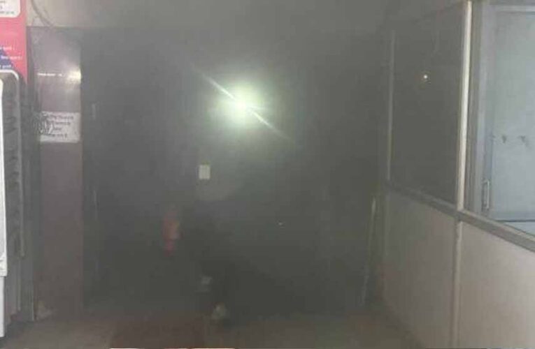 रायपुर के मेकाहारा अस्पताल के इमरजेंसी वार्ड में आग, मचा हड़कंप; पुलिस और दमकल की टीम मौके पर