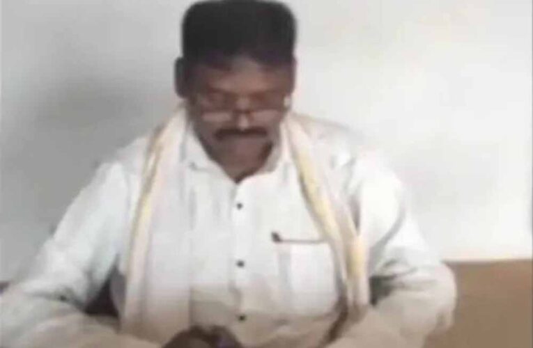 राजनांदगांव में रिश्वत लेते वीडियो वायरल, कलेक्टर ने पटवारी को किया निलंबित