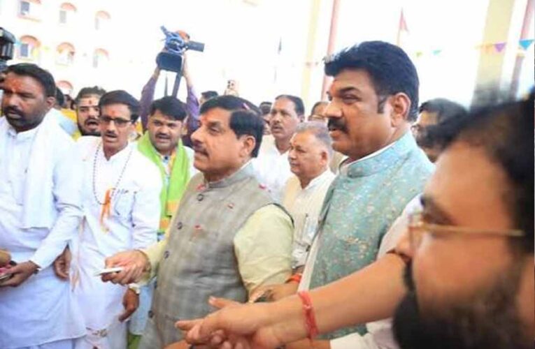 श्रीरामराजा सरकार के दरबार पहुंचे CM डॉ. मोहन यादव, ‘रामराजा लोक’ परियोजना का किया निरीक्षण, निवाड़ी को देंगे बड़ी सौगात