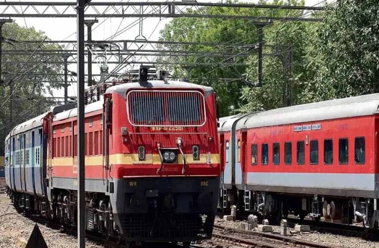 भोपाल डिवीजन में पक्षियों से नहीं रुकेगी ट्रेनों की रफ्तार, एंटी-बर्ड डिस्क से होगा शॉर्ट सर्किट पर नियंत्रण