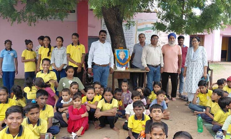 शासकीय माध्यमिक विद्यालय ओडपुरा में डाँ अब्दुल कलाम जी की पुण्यतिथि पर किया नमन