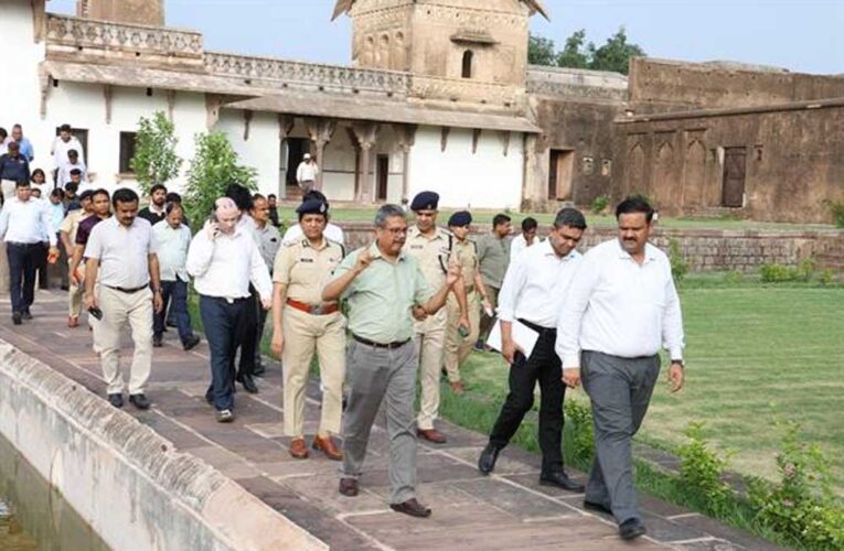 अपर मुख्य सचिव  शुक्ला और संभाग आयुक्त  शर्मा ने किया स्थल निरीक्षण