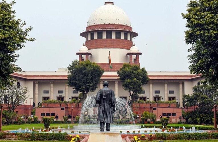 दिल्ली सरकार को सुप्रीम कोर्ट से झटका, बिजली कंपनियों के CAG ऑडिट पर फिलहाल रोक